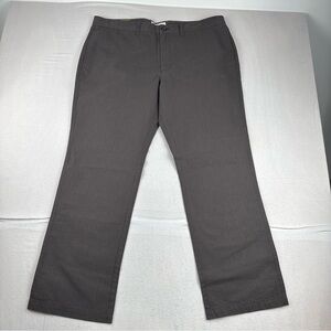 New! Gap Flat Front Mens Trousers 40*32 Gray Business Casual Travel Comfort